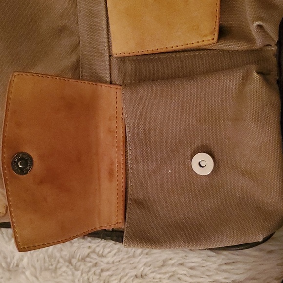 VETELLI Men's Brown Leather Toiletry Bag - Picture 10 of 11